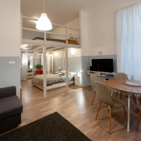 Klau33 In Party District Apartment