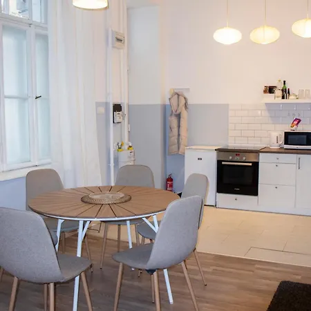 Klau33 Cozy In Party District.