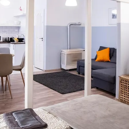 Klau33 Cozy In Party District. *