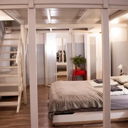 Klau33 In Party District * Budapest