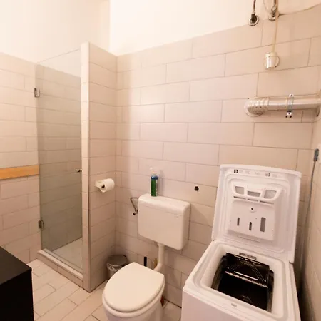 Klau33 In Party District Apartman