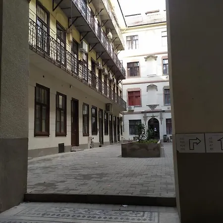 Klau33 In Party District *