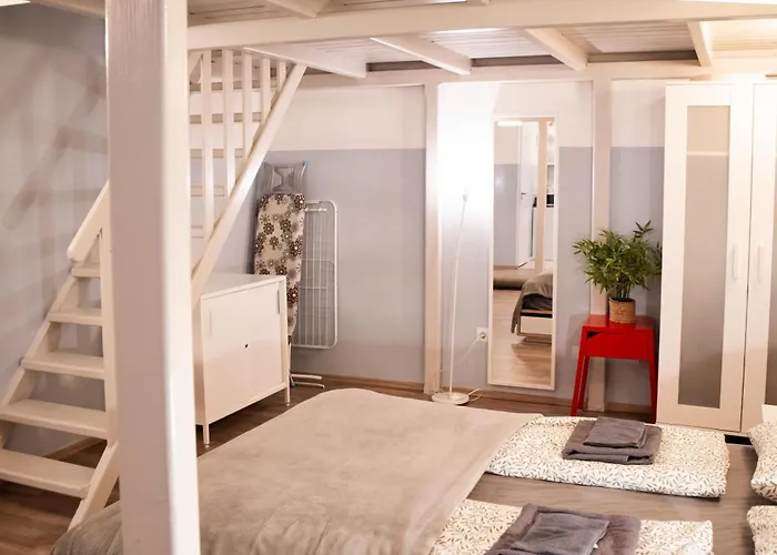 Klau33 In Party District * Budapeszt