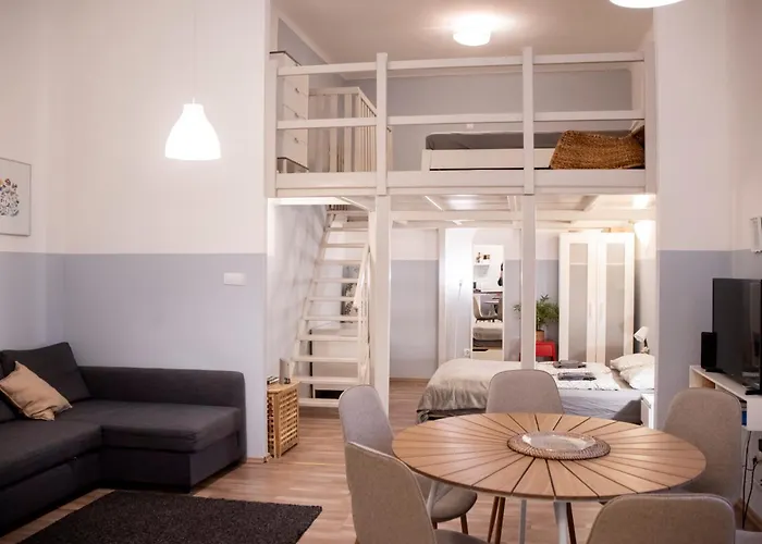 Klau33 In Party District Apartament